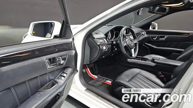 Mercedes-Benz E-Class 2016 — фото 11