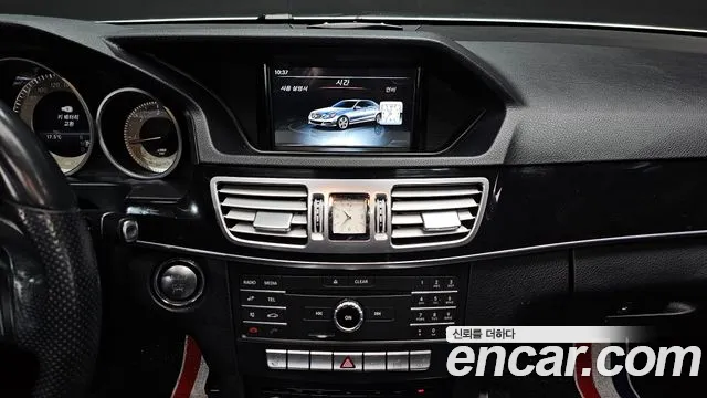 Mercedes-Benz E-Class 2016 — фото 14