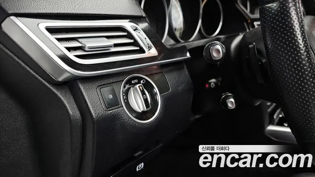 Mercedes-Benz E-Class 2016 — фото 16