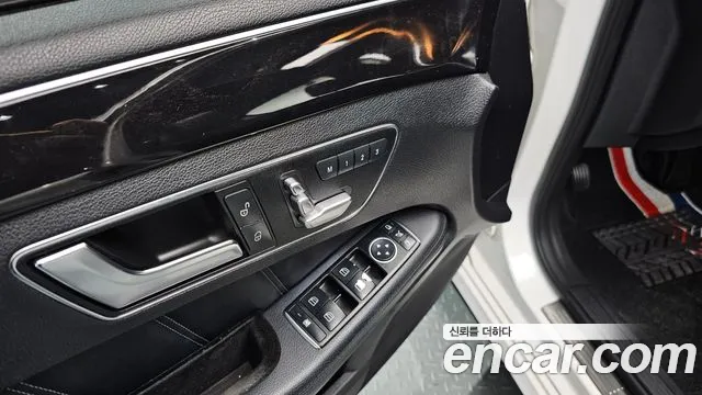 Mercedes-Benz E-Class 2016 — фото 18