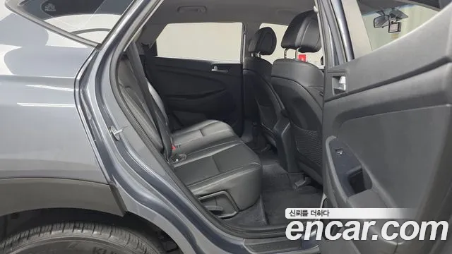 Hyundai Tucson 2017 — фото 12