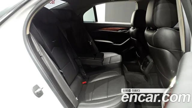 Cadillac CTS 2018 — фото 12