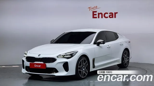 Kia Stinger 2021 — фото 1