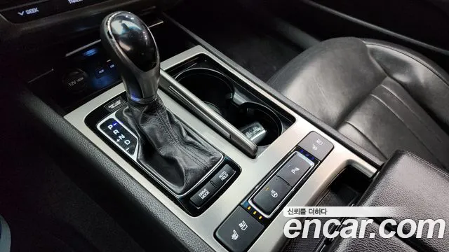 Hyundai Genesis 2015 — фото 9