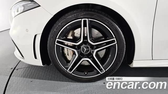 Mercedes-Benz A-Class 2020 — фото 4