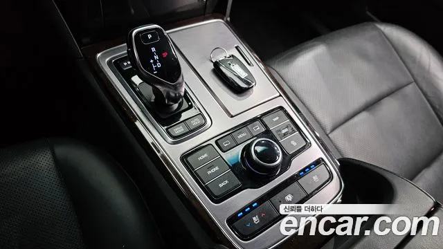 Hyundai Equus 2014 — фото 9