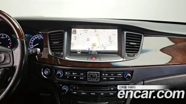 Hyundai Equus 2014 — фото 15
