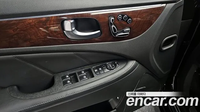 Hyundai Equus 2014 — фото 18
