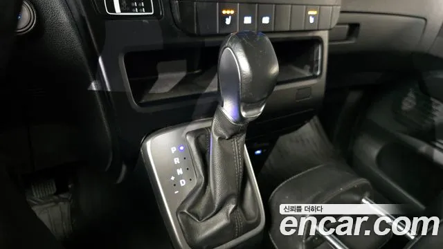 Hyundai Staria 2022 — фото 9
