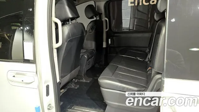 Hyundai Staria 2022 — фото 11