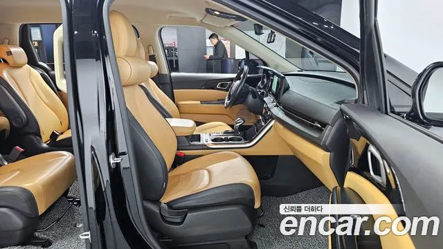 Kia Canival 2022 — фото 10