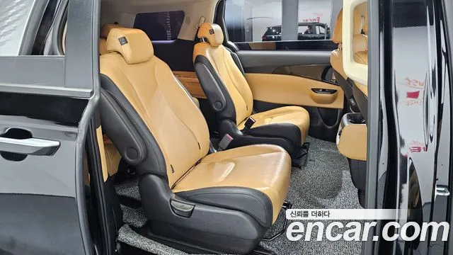 Kia Canival 2022 — фото 12