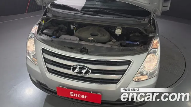 Hyundai Starex 2017 — фото 6