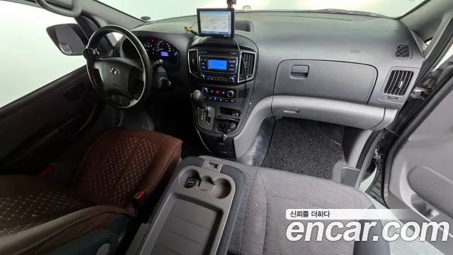Hyundai Starex 2017 — фото 7