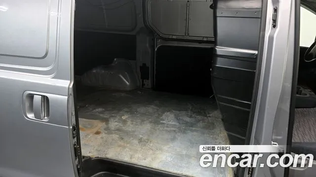 Hyundai Starex 2017 — фото 12