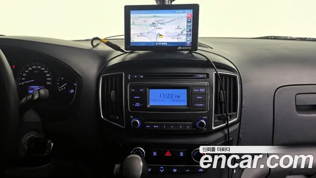 Hyundai Starex 2017 — фото 14