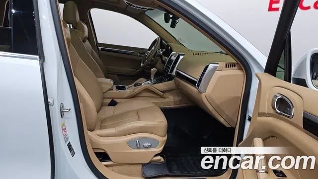 Porsche Cayenne 2015 — фото 11