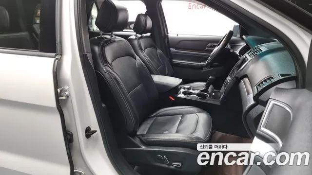 Ford Explorer 2016 — фото 10