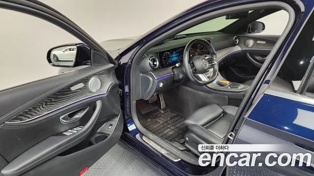 Mercedes-Benz E-Class 2021 — фото 10