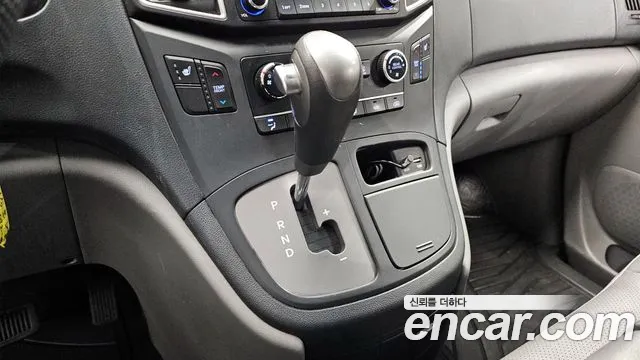 Hyundai Starex 2019 — фото 9