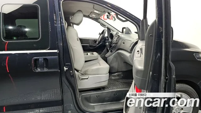 Hyundai Starex 2019 — фото 11