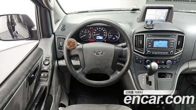 Hyundai Starex 2019 — фото 13