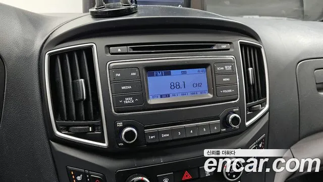 Hyundai Starex 2019 — фото 15