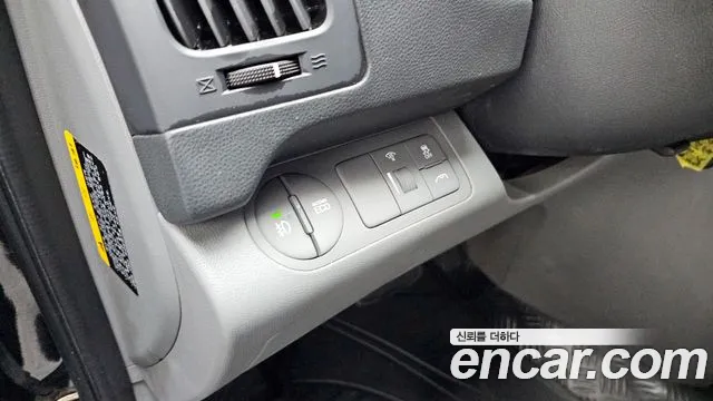 Hyundai Starex 2019 — фото 18