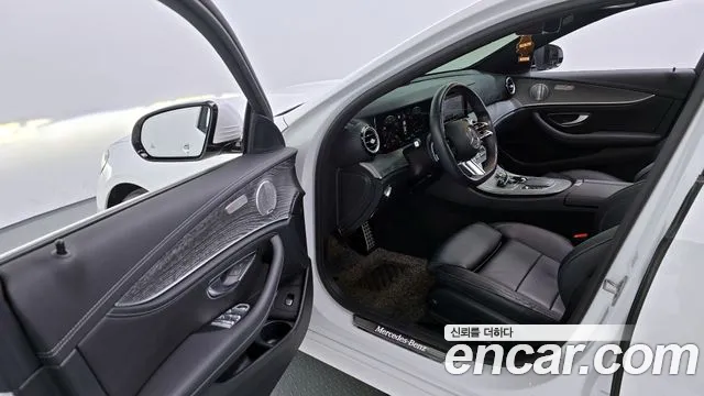 Mercedes-Benz E-Class 2021 — фото 10