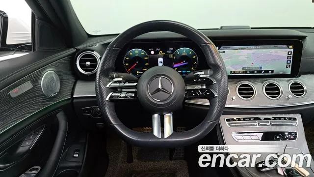 Mercedes-Benz E-Class 2021 — фото 13