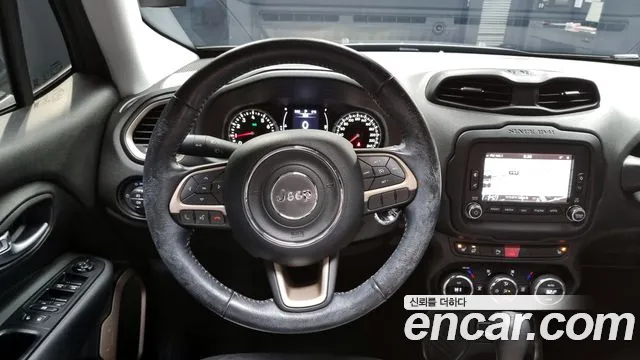 Jeep Renegade 2017 — фото 13