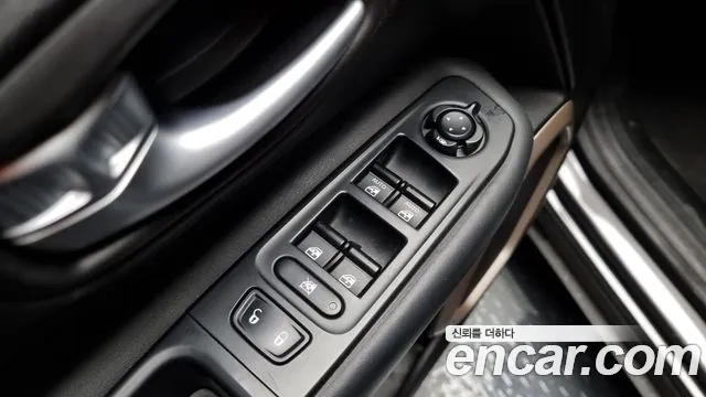 Jeep Renegade 2017 — фото 19