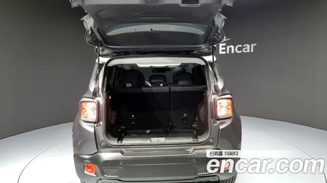 Jeep Renegade 2017 — фото 20