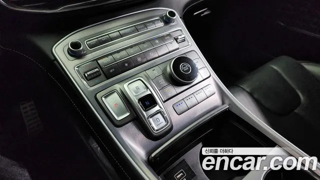 Hyundai Santafe 2021 — фото 9