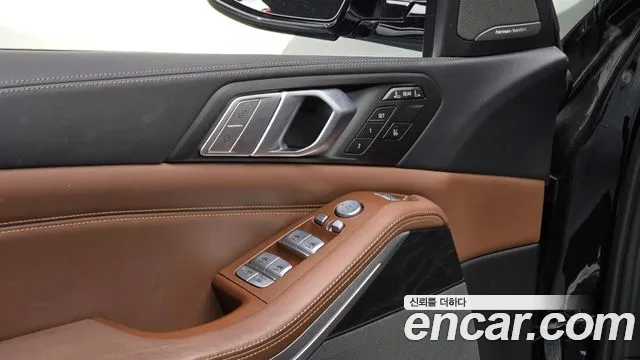 BMW X7 2022 — фото 18