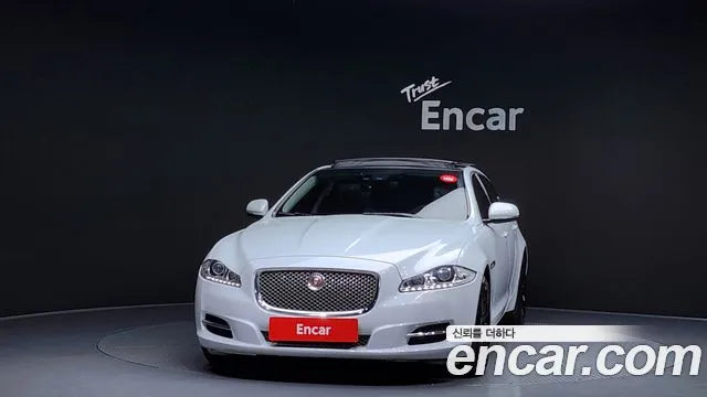 Jaguar XJ 2015 — фото 3