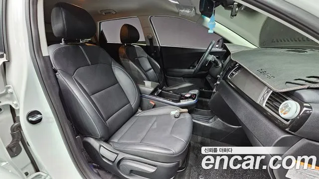 Kia Niro 2020 — фото 10