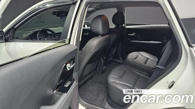 Kia Niro 2020 — фото 17