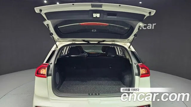 Kia Niro 2020 — фото 20