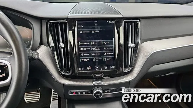 Volvo XC60 2021 — фото 15
