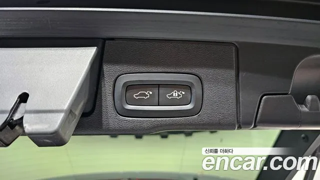 Volvo XC60 2021 — фото 19