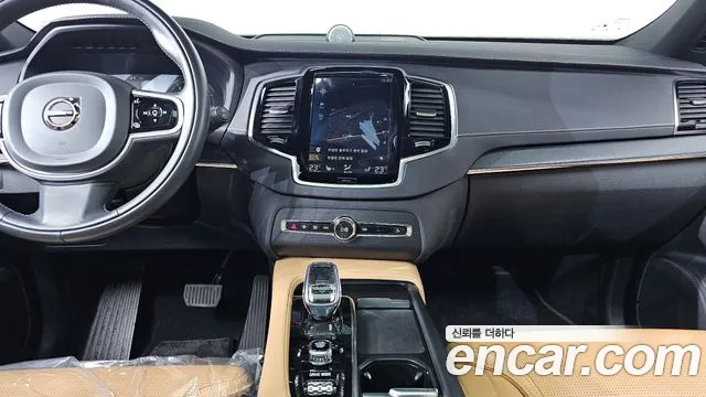 Volvo XC90 2021 — фото 14