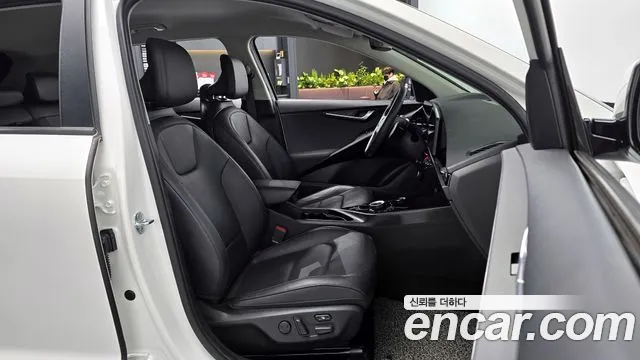Kia Niro 2022 — фото 10
