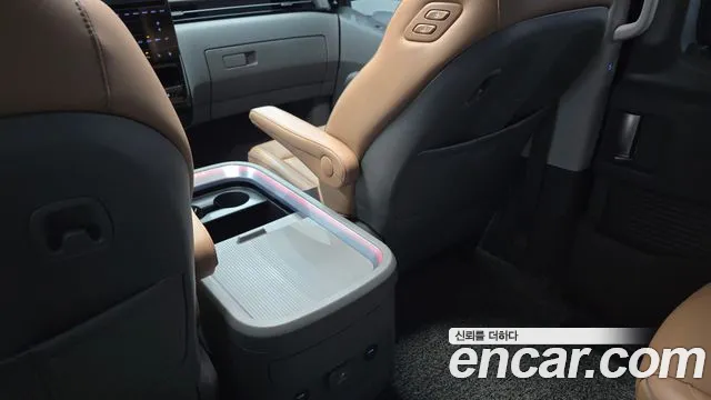 Hyundai Staria 2022 — фото 18