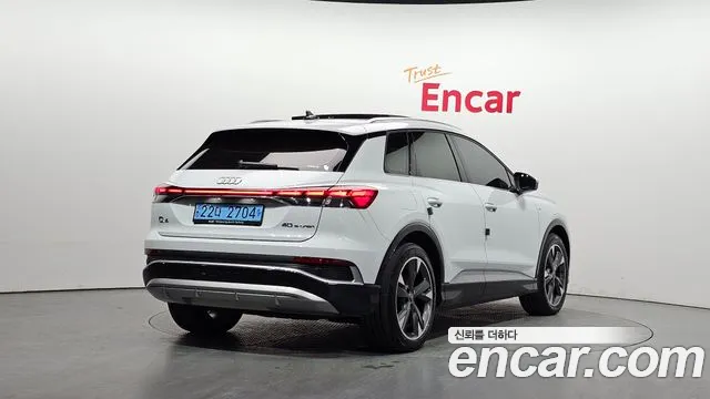 Audi Q4 e-tron 2022 — фото 2