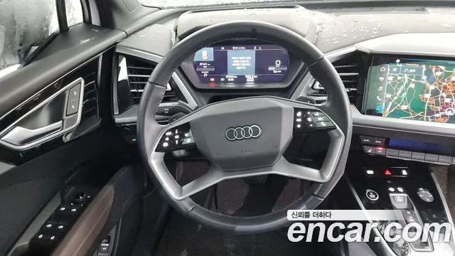 Audi Q4 e-tron 2022 — фото 13
