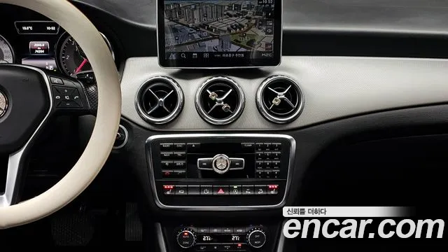 Mercedes-Benz GLA-Class 2015 — фото 14