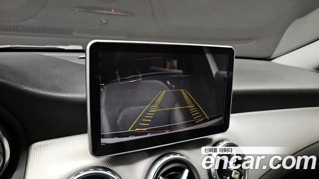 Mercedes-Benz GLA-Class 2015 — фото 15