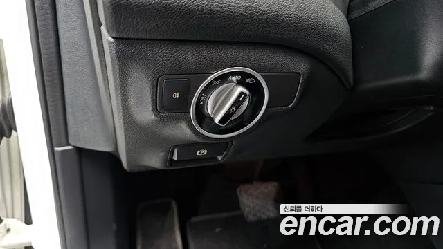 Mercedes-Benz GLA-Class 2015 — фото 18