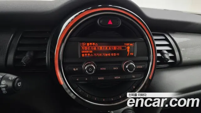 Mini Cooper 2015 — фото 15
